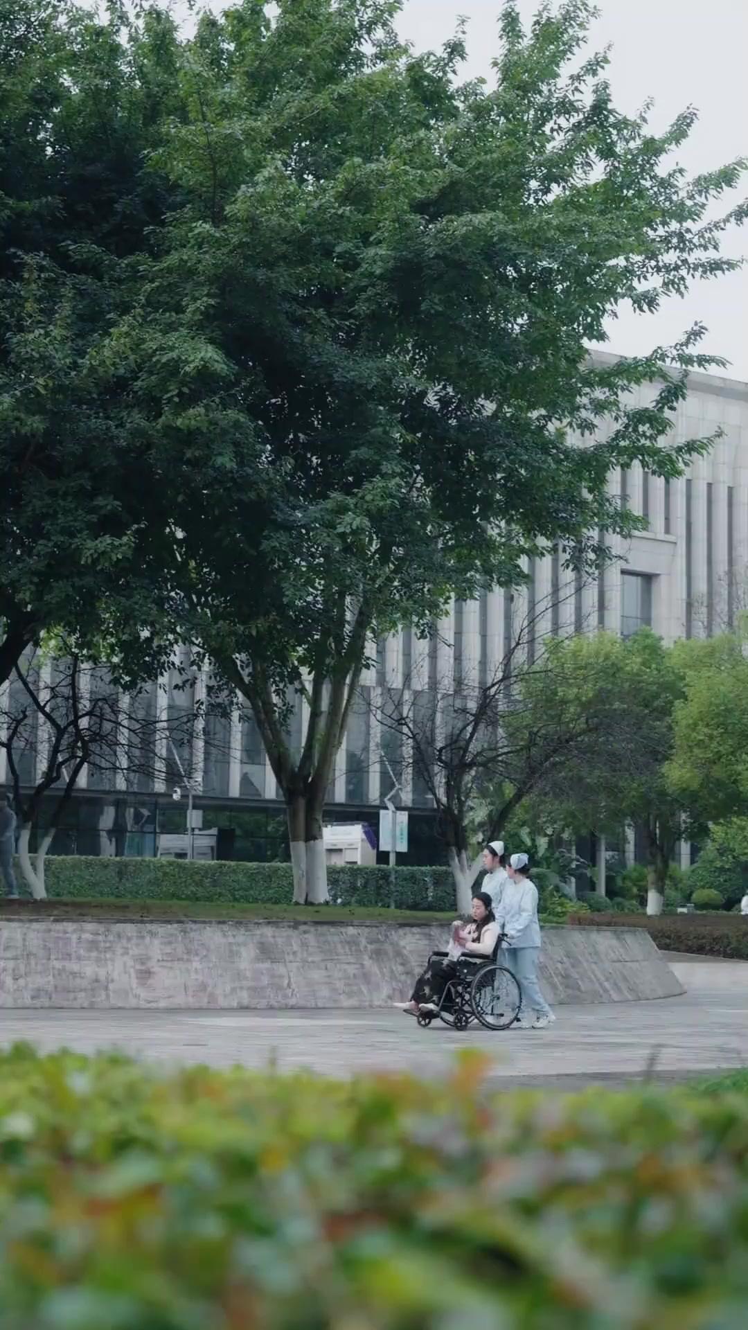 その宴、正体を明かすには十分だった