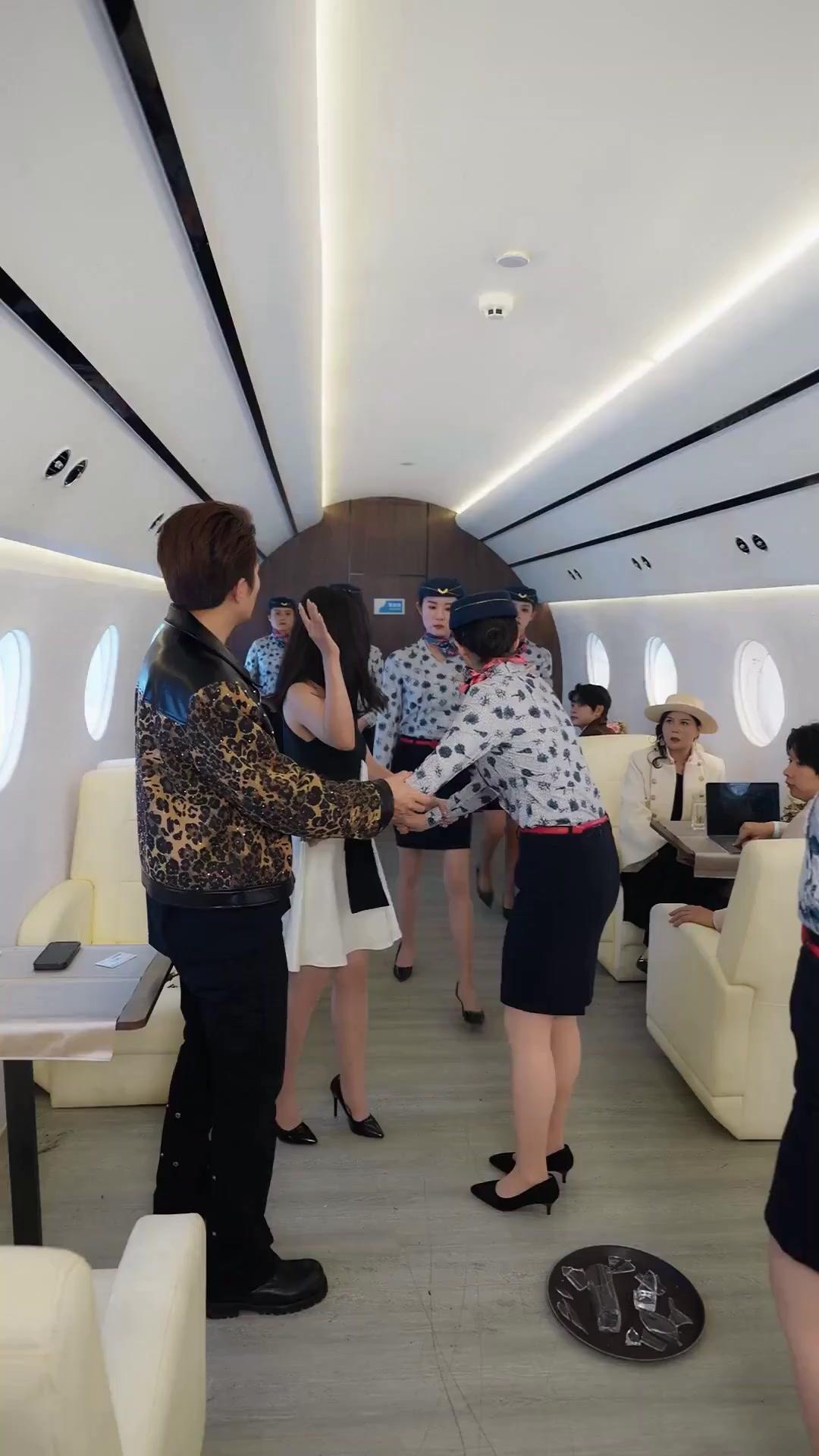 (Dubbed) Love and Regret at Thirty Thousand Feet