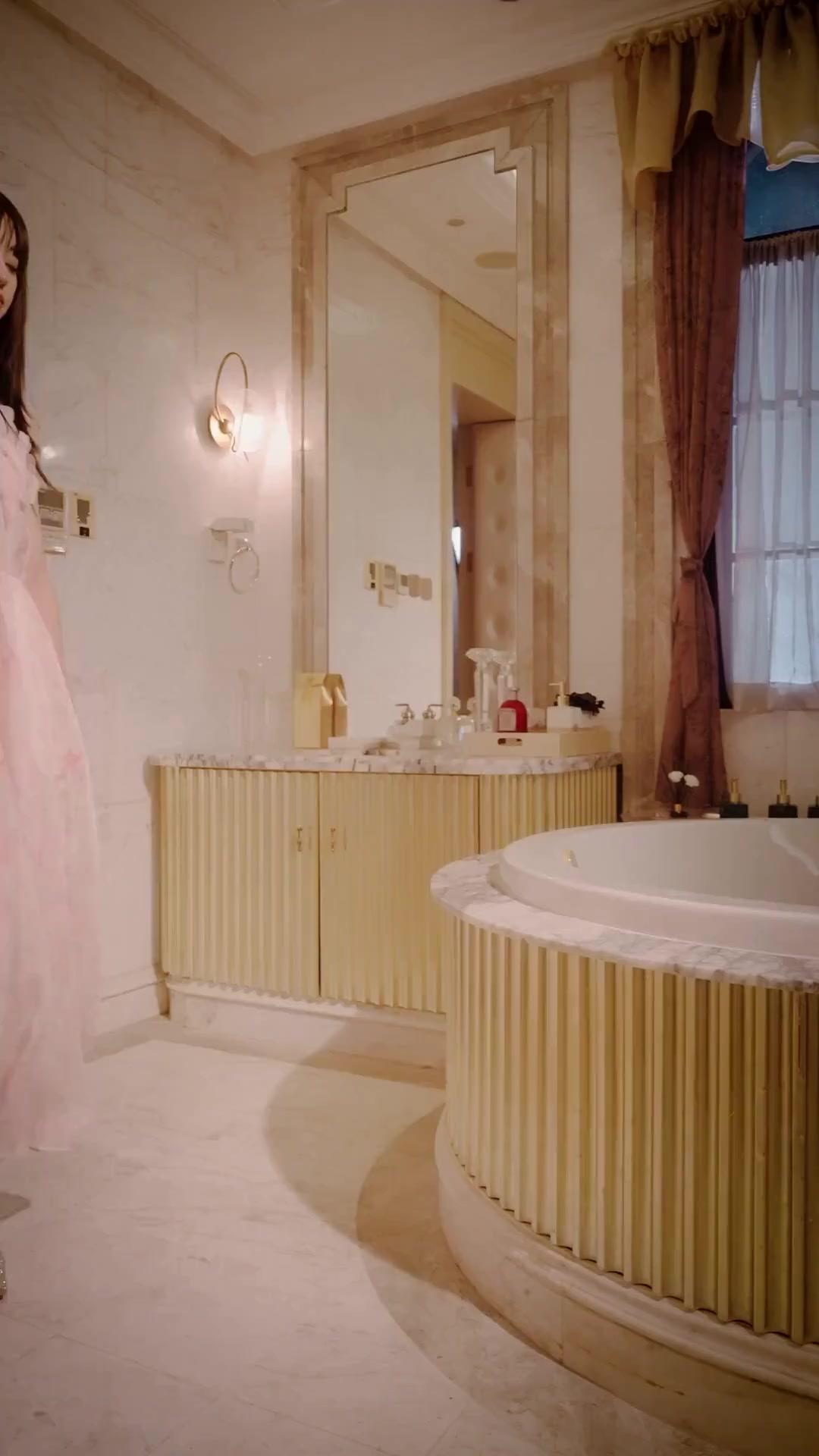 (พากย์เสียง) หนี้รักในความมืด