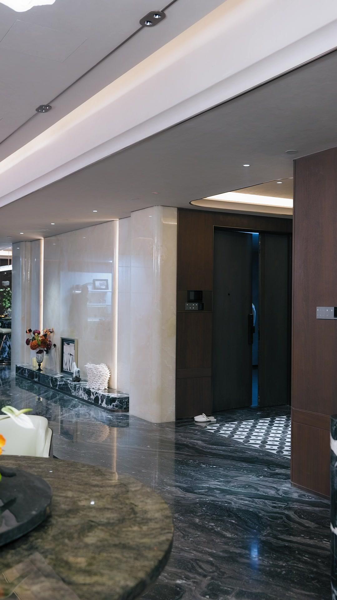 Ms. CEO's Invincible Guard