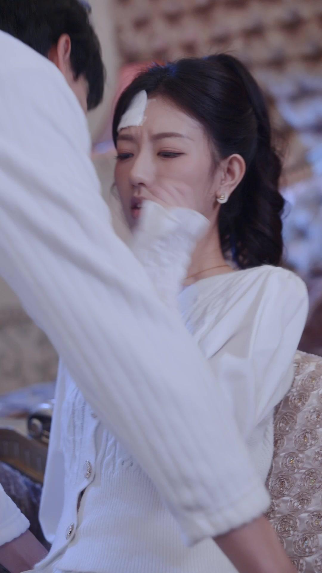 Cinta Terluka, Tak Bisa Bersatu