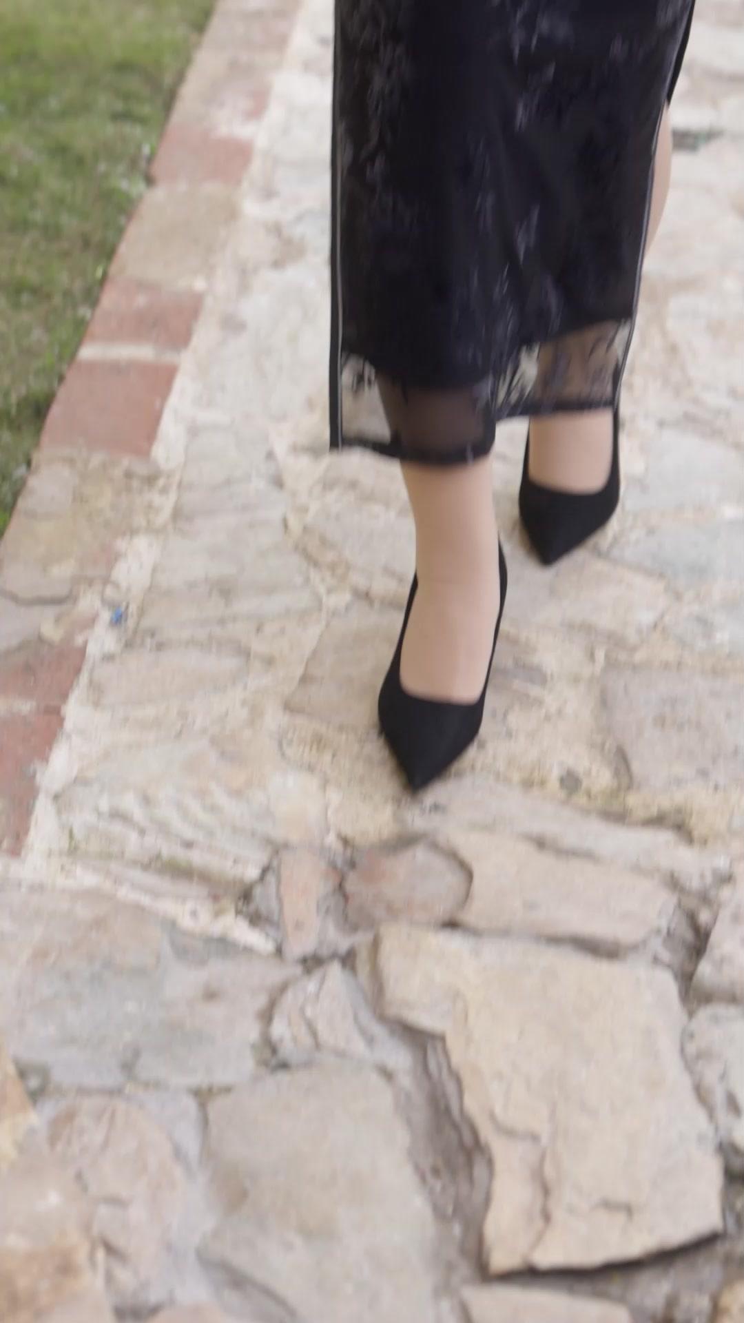 Entre cenizas, volvió por ella