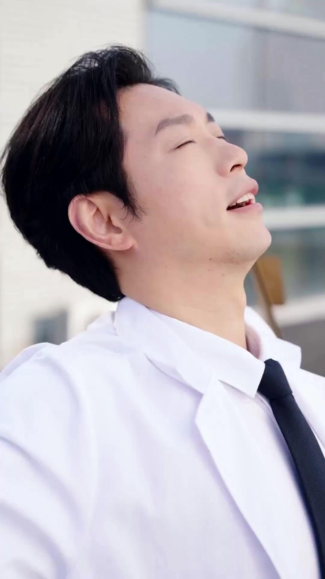 (Doblado) La hija invisible