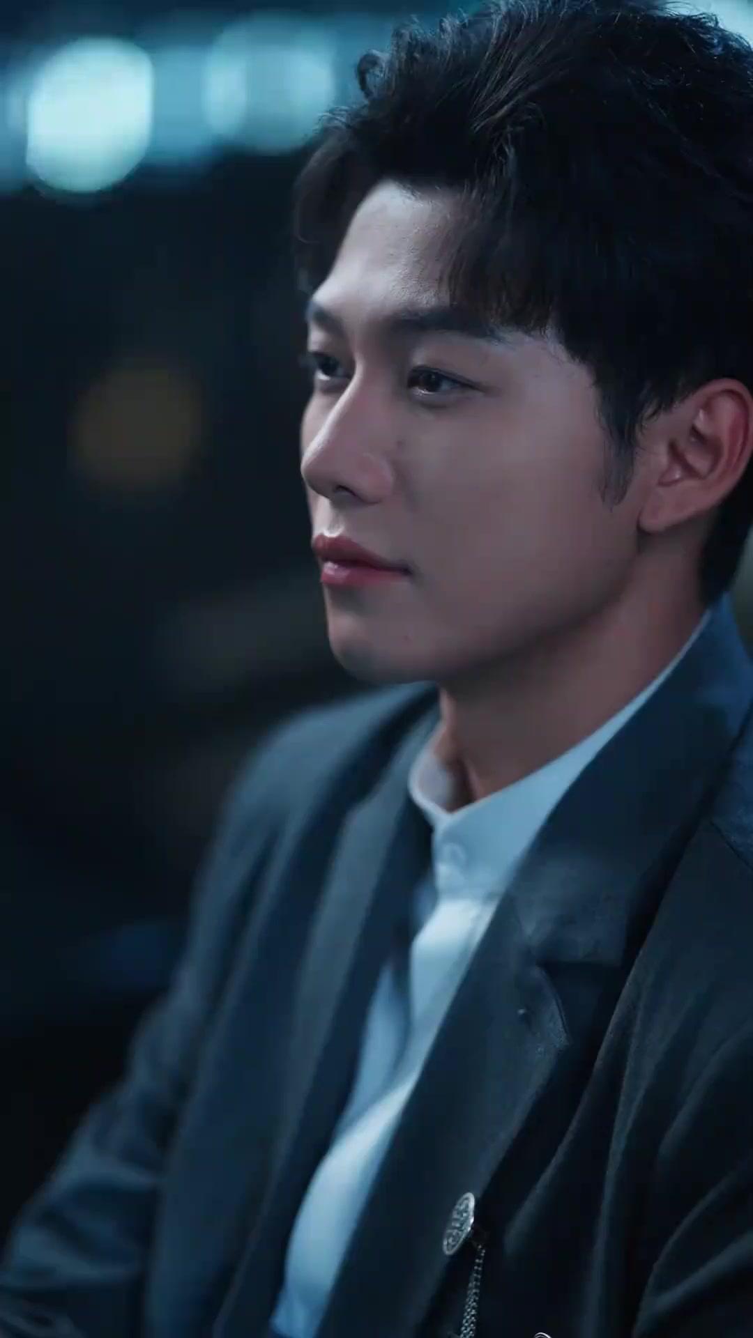 Jatuh Hati Pada Pengawalku