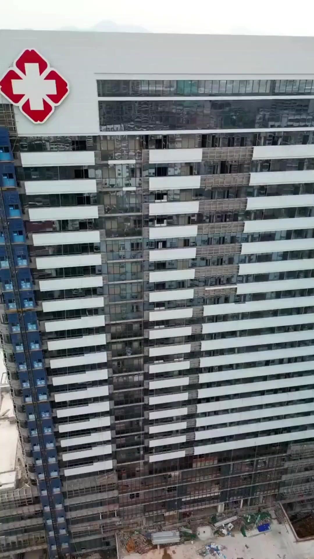 Payung Itu Menghujani Kami 