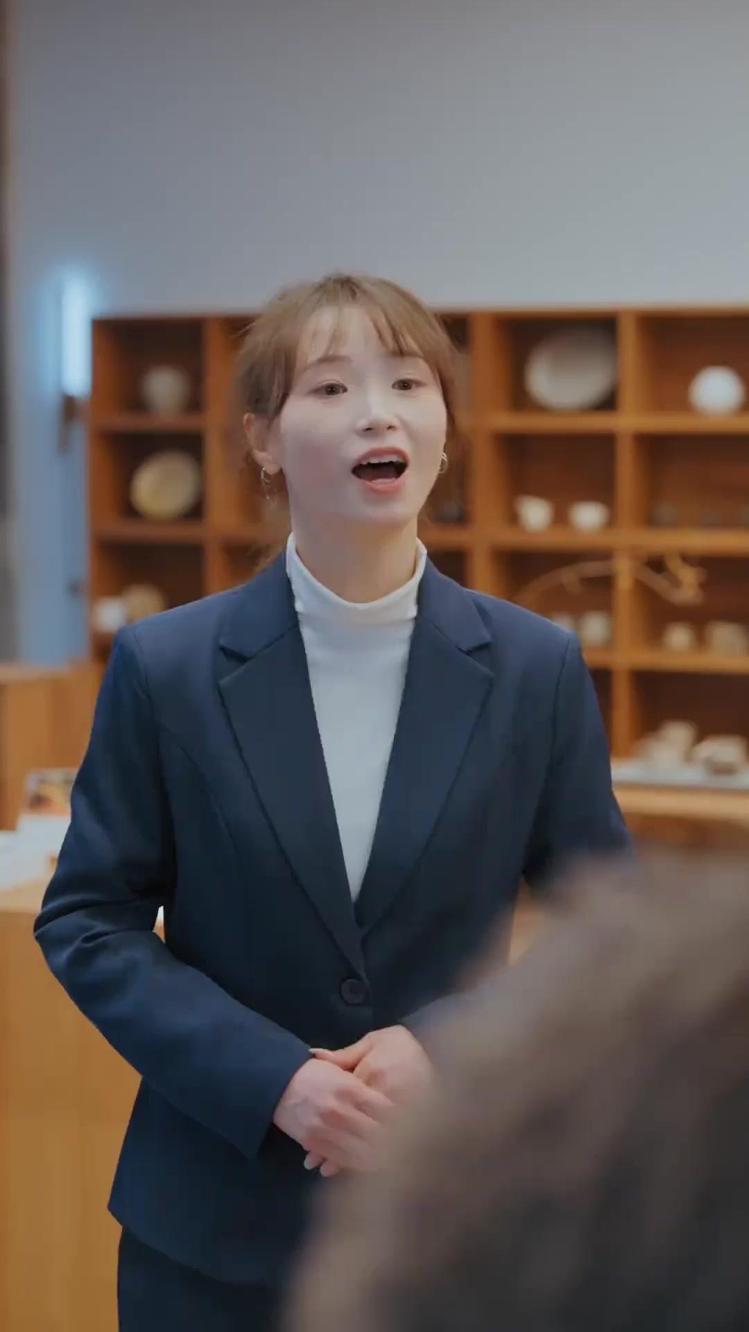 Istri Bos Bosan, Mulai Kerja Hari Ini