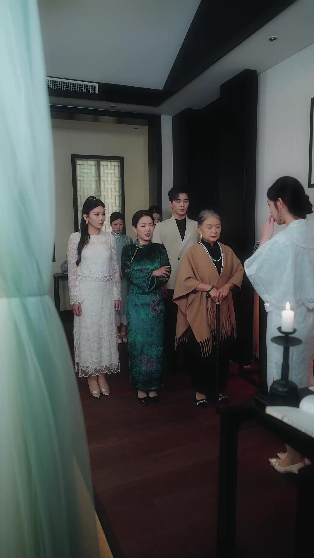 Fake Star? True Scheme Queen!