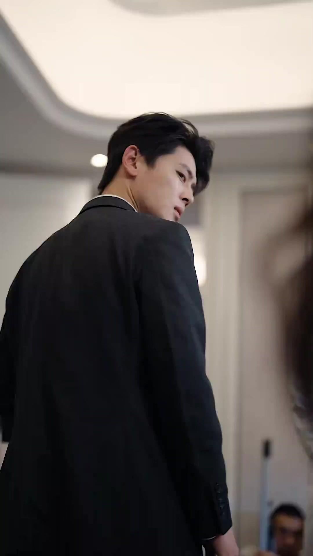 Bunga Merah di Hati Sang Mantan