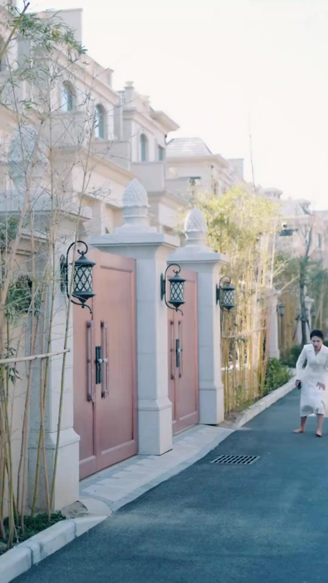 COURSE CONTRE LA MORT : MAMAN, SAUVE-MOI !