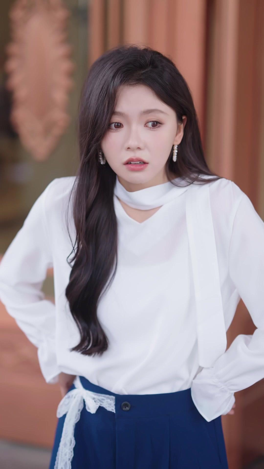 Mimada pelo CEO Mandão Depois de Cair no Romance