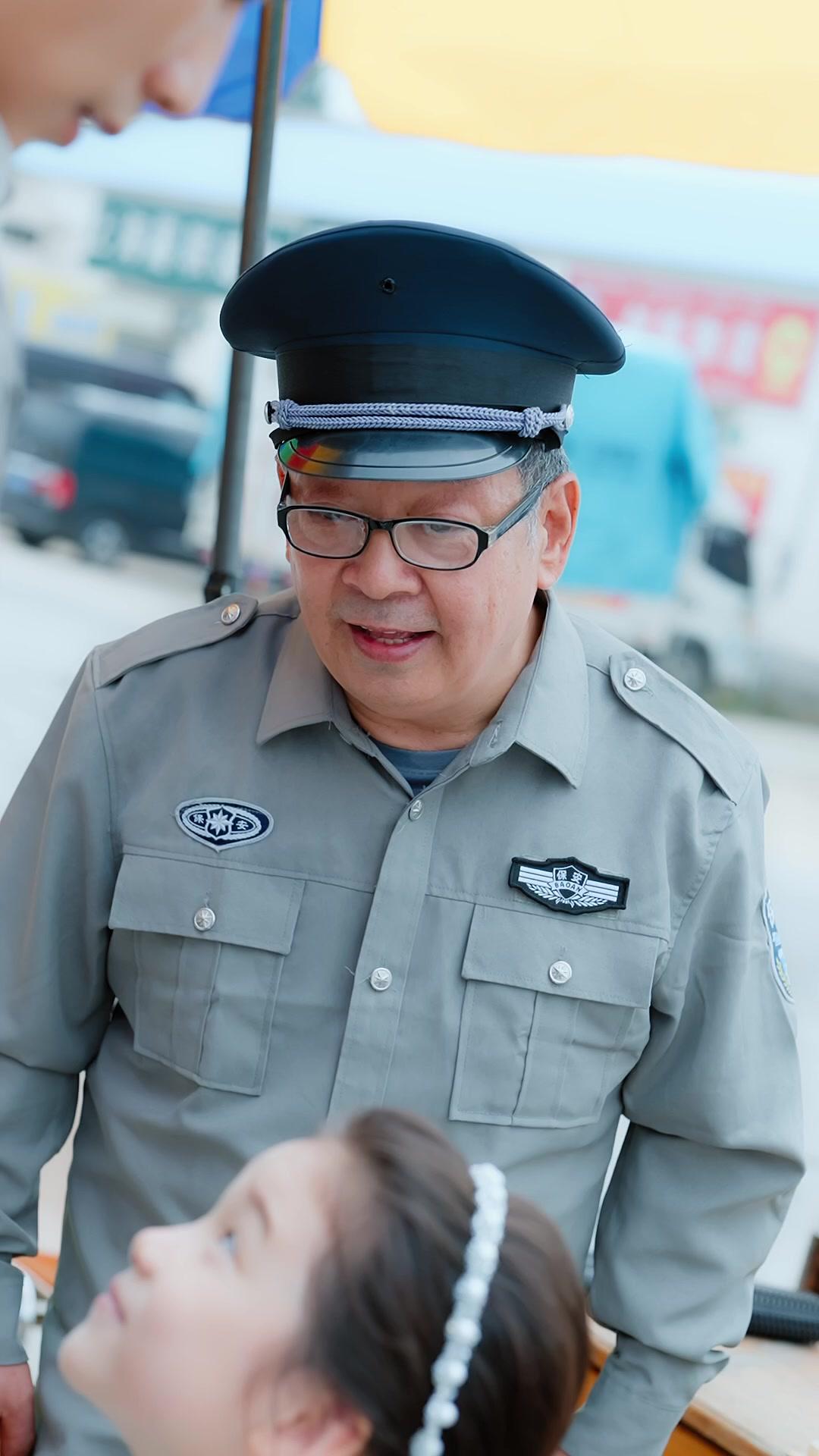 Kehidupan Ganda Seorang Satpam