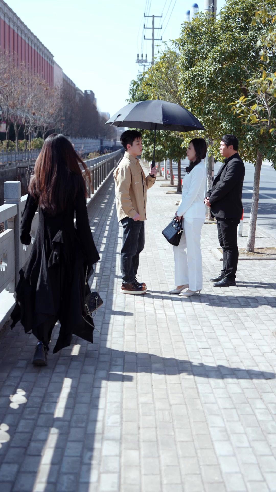 Suamiku Ada Dua Nama