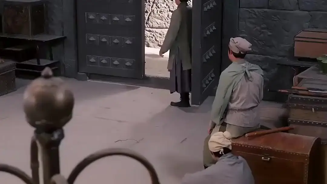 (吹き替え) 幼女の終末 チートサバイバル：雪の中の青い花と、嘘を吐く男たち