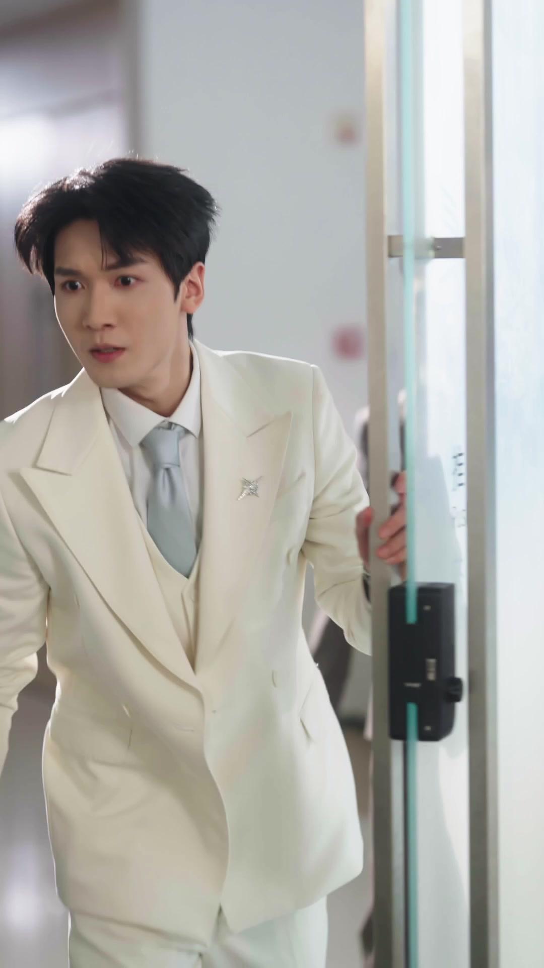 Married a Tycoon from Prison?