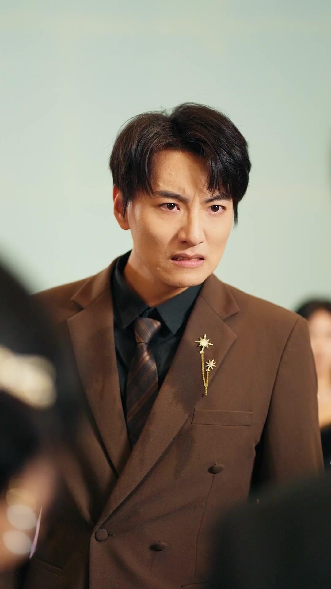 Primadona dan Pengawalnya