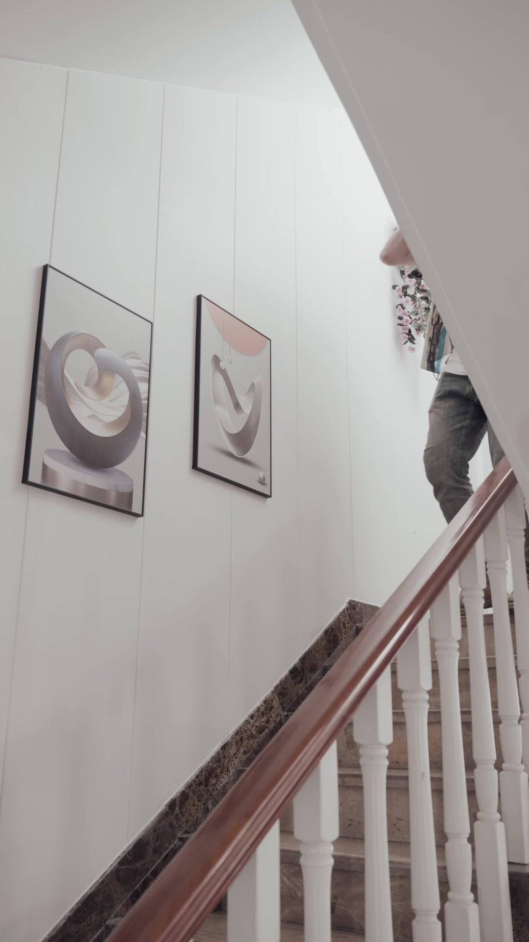 假鬼假怪踢鐵板