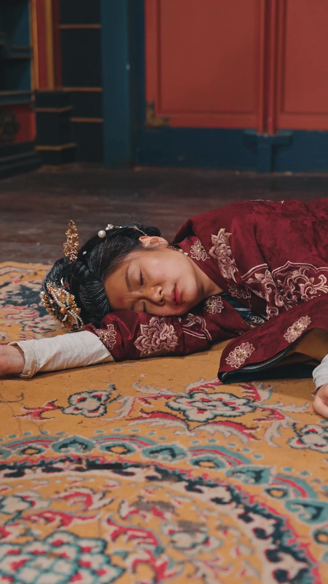 Ibuku dayang, Aku Kaisar