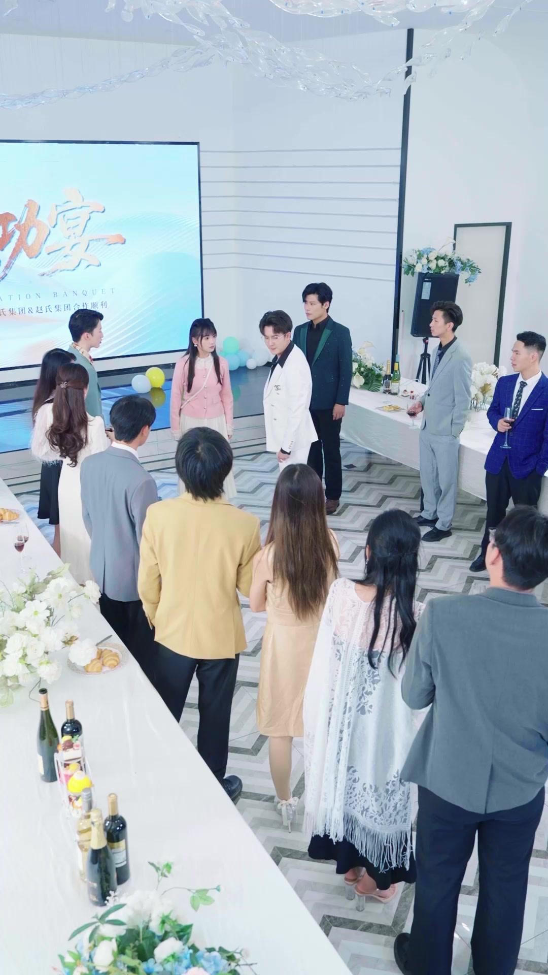 Hell Kitty Lashing Out