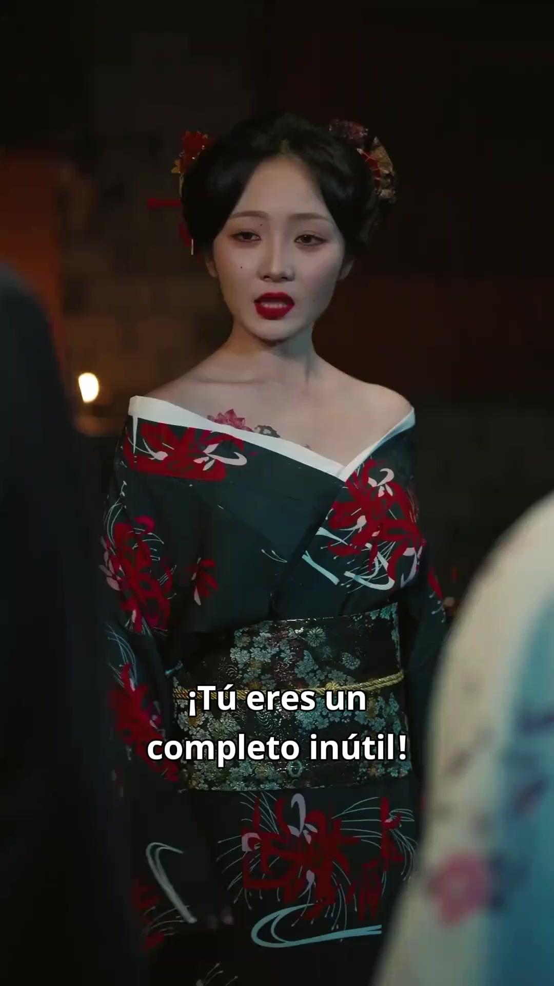 (Doblado) Alzo el filo del Este