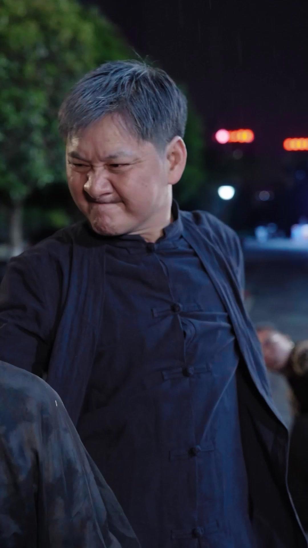  Satpam Yang Punya 3 Tunangan Cantik 