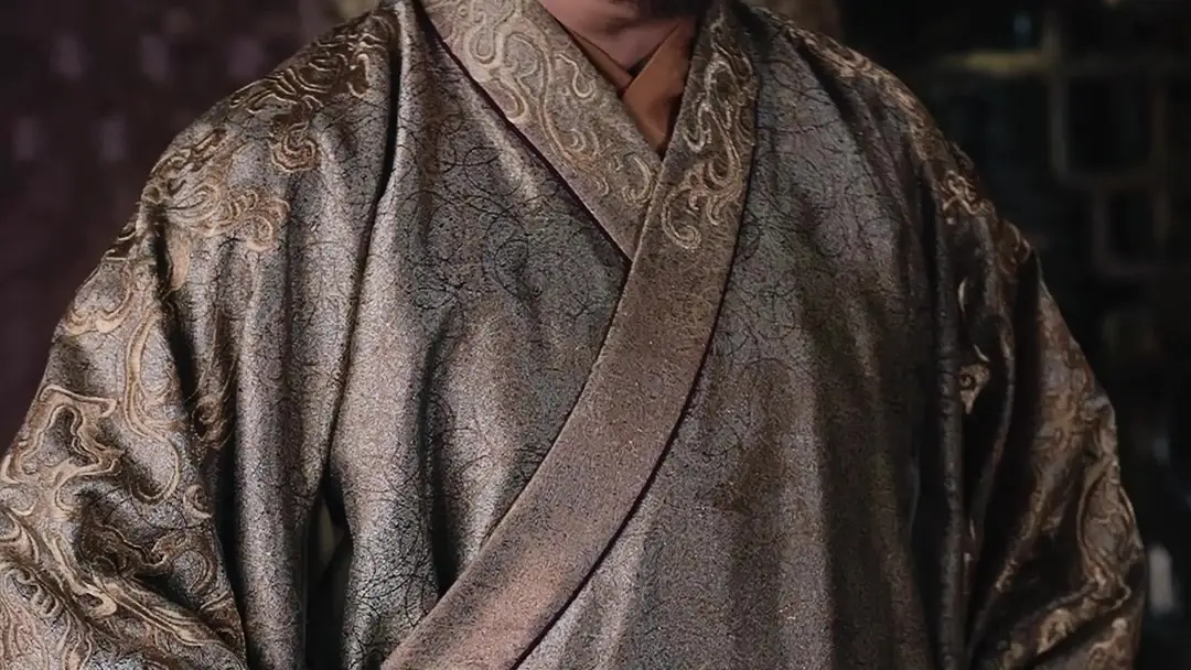 Fur Collar vs. Iron Helm