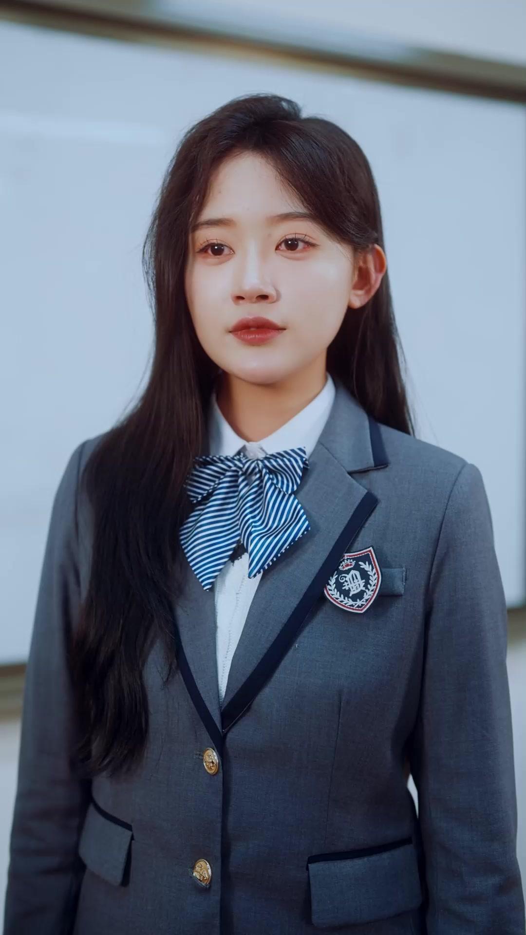 Air Mata di Balik Topeng Bisu