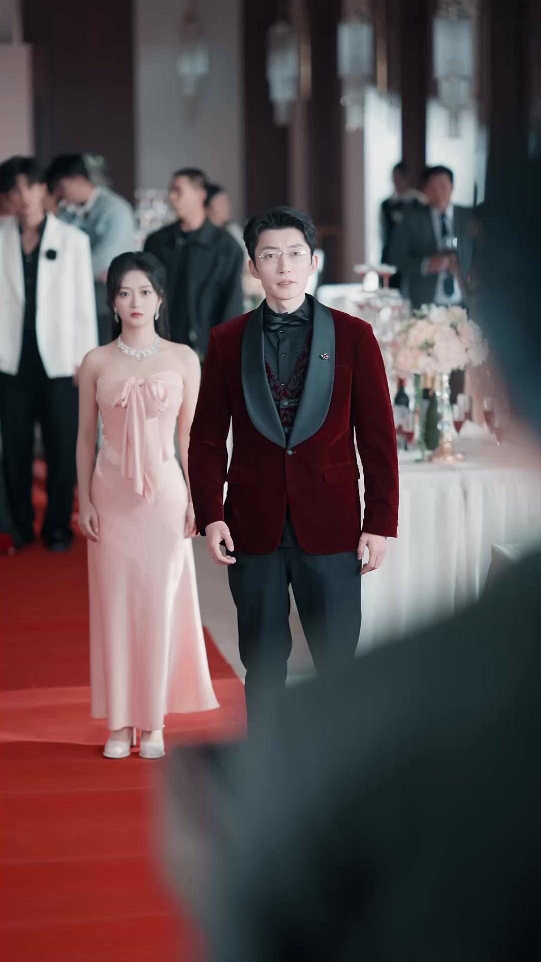 LA CONSEILLÈRE PIQUANTE