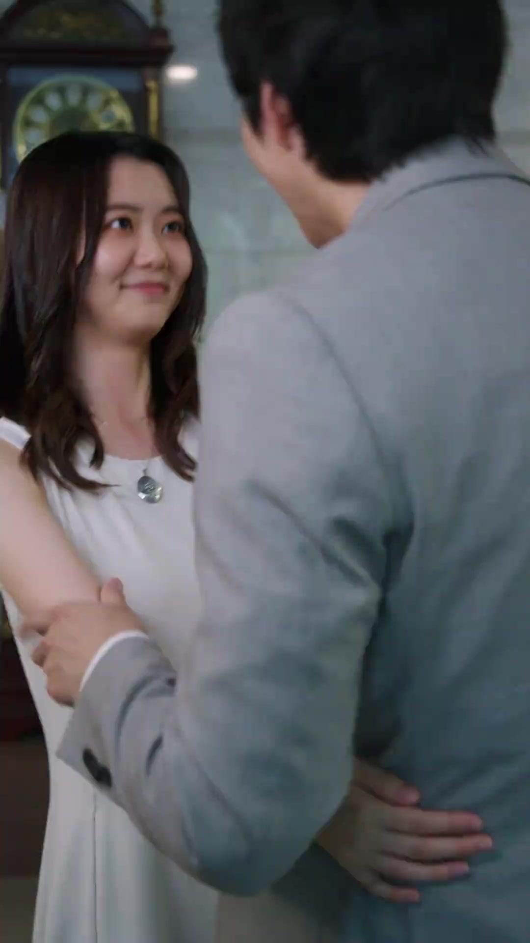 (Dubbed)His Mother? The CEO's mistress?