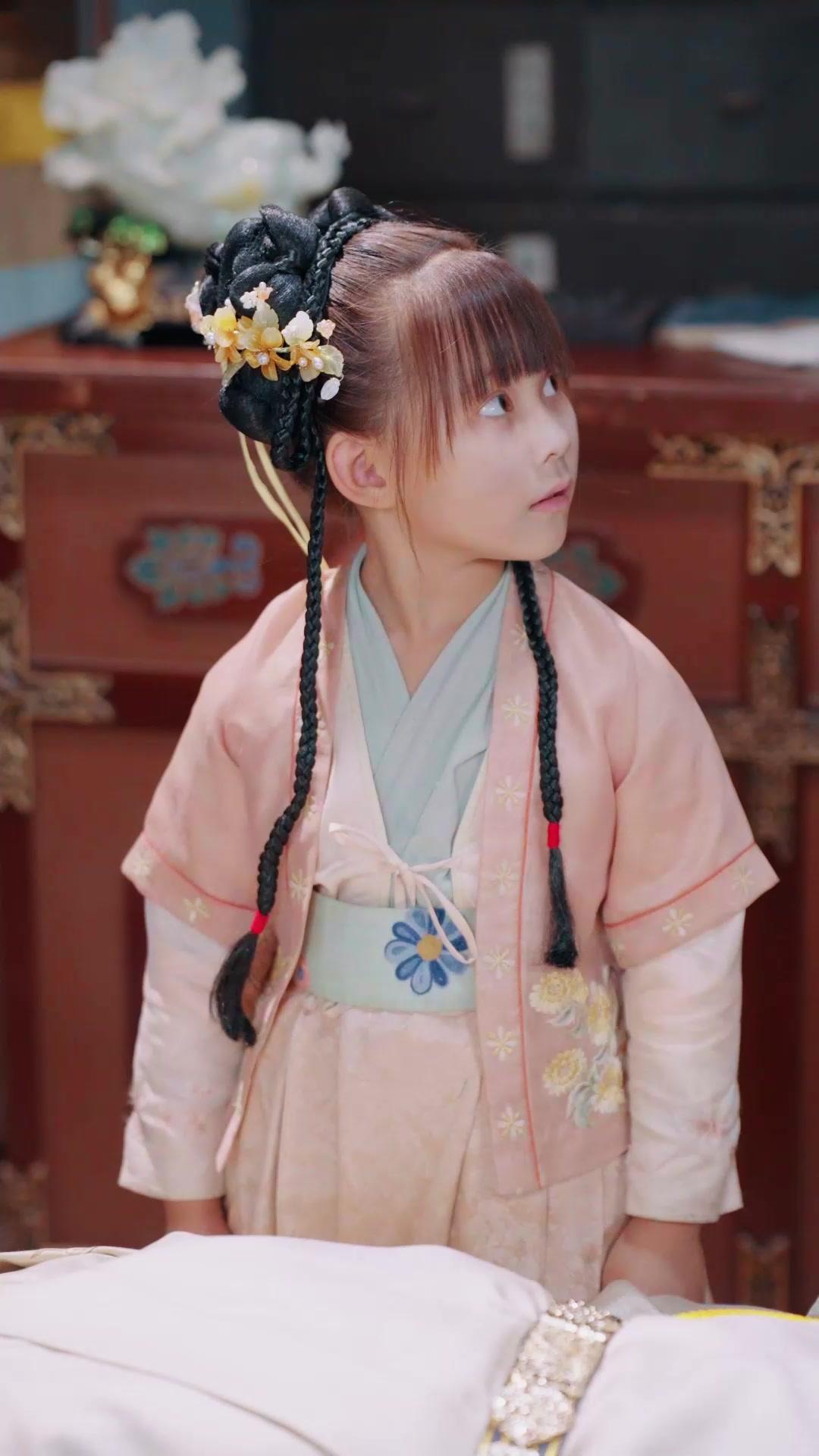 طبيبة خارقة تعود طفلة وتكسب دعم الإمبراطور