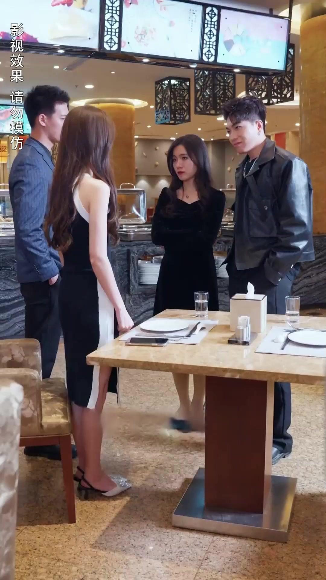 VIVIENNE : L'ÉPOUSE INTERDITE DES LÉGER