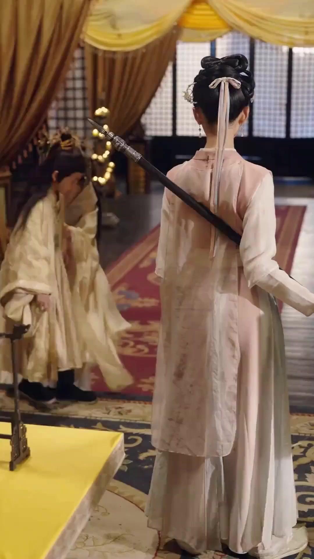 (Doublage) DU NÉANT, L'IMPÉRATRICE