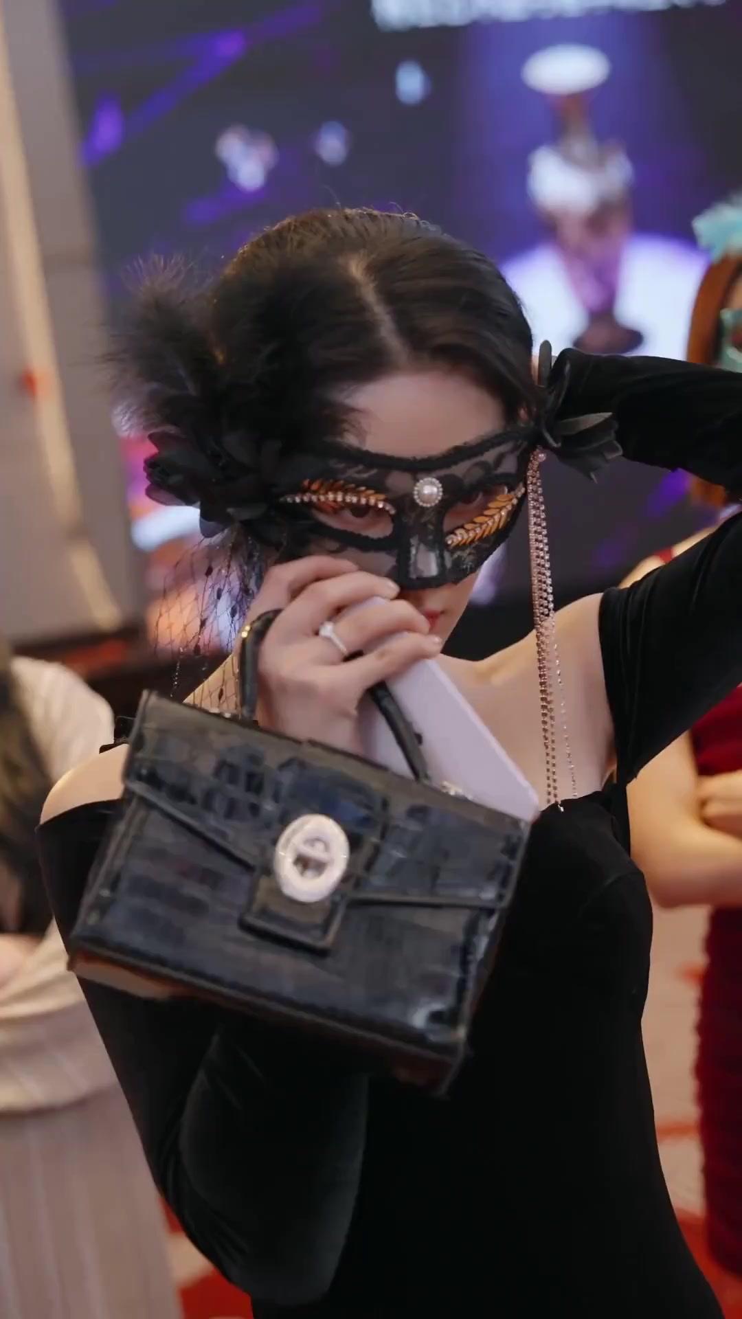 (Dubbed)Yikes! Hubby Poisoned Me for Dough!