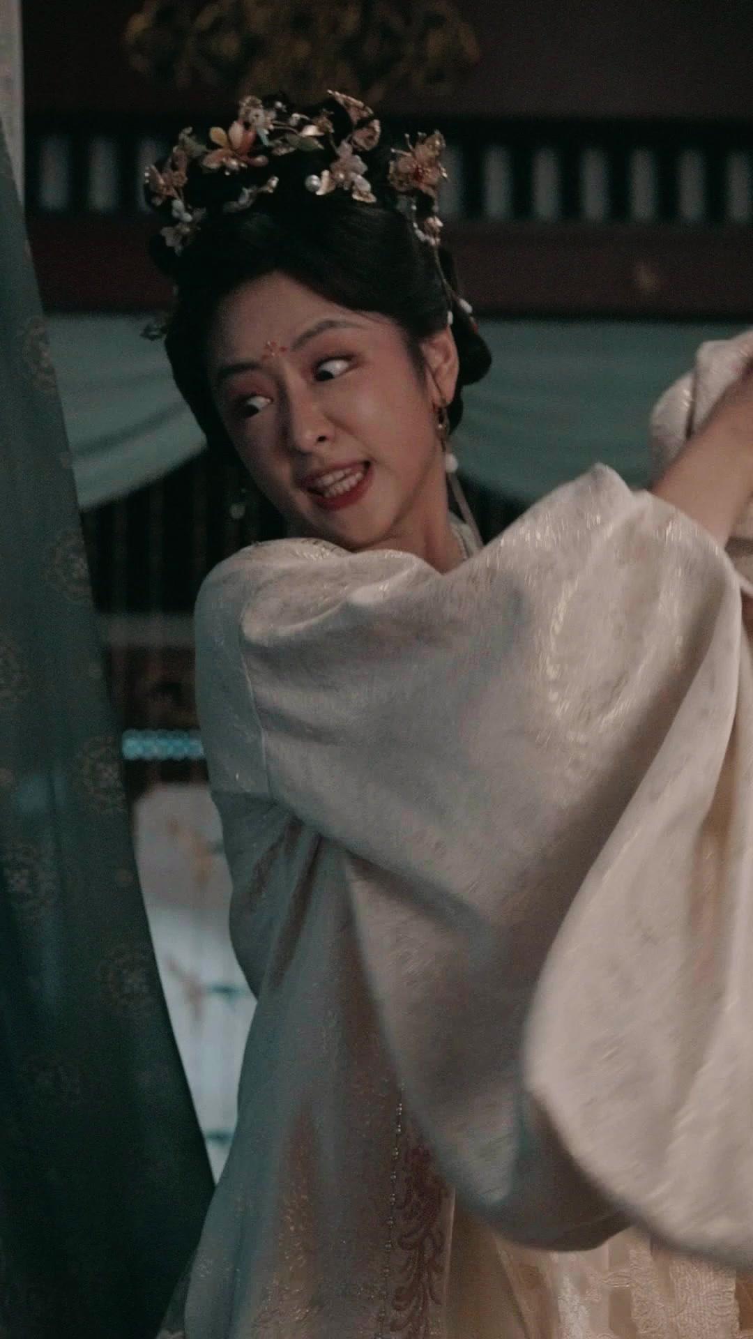 Your Majesty… I’m Just a Courtesan!