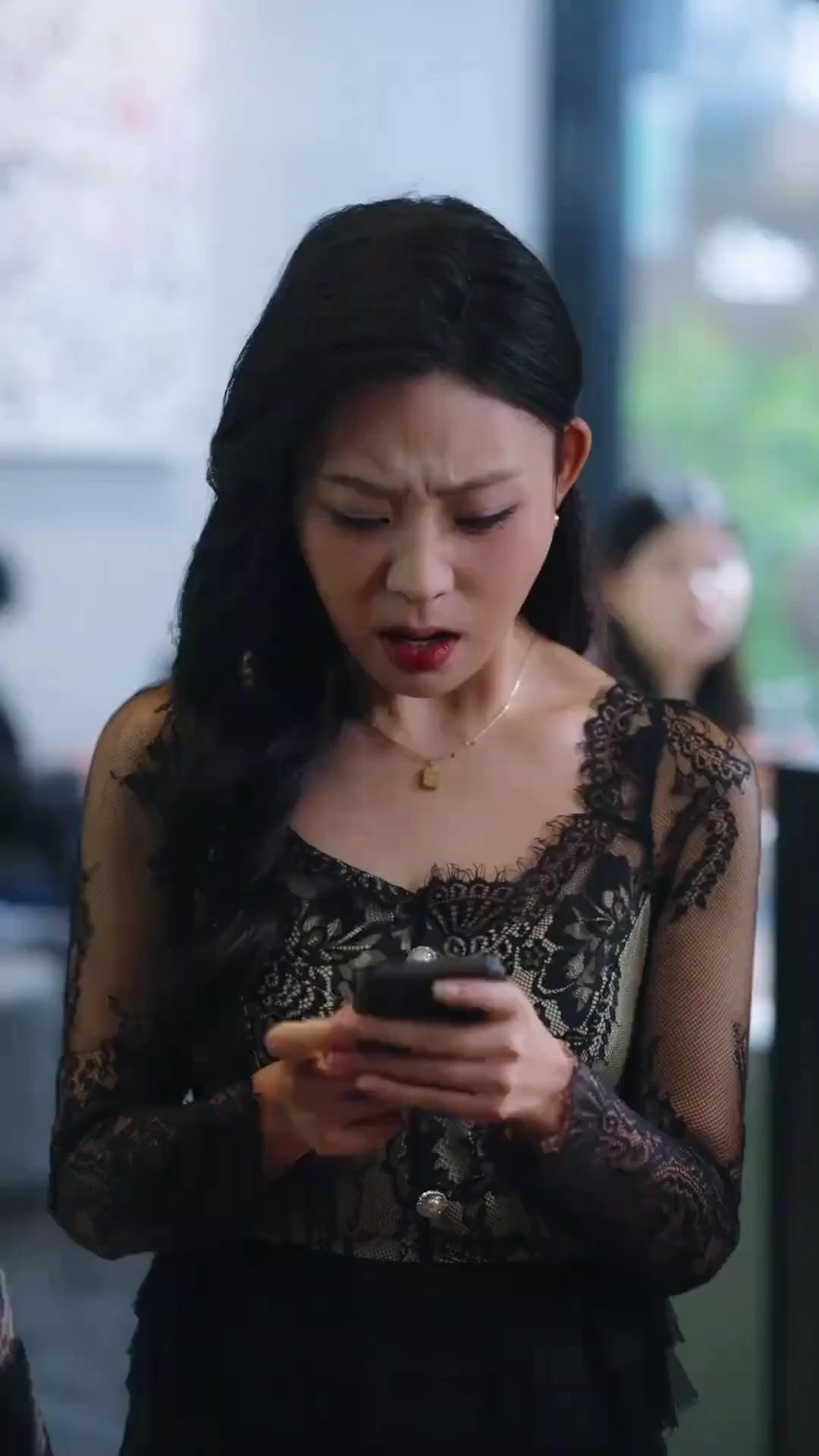 (พากย์เสียง) คิดว่าไม่หรูหรา