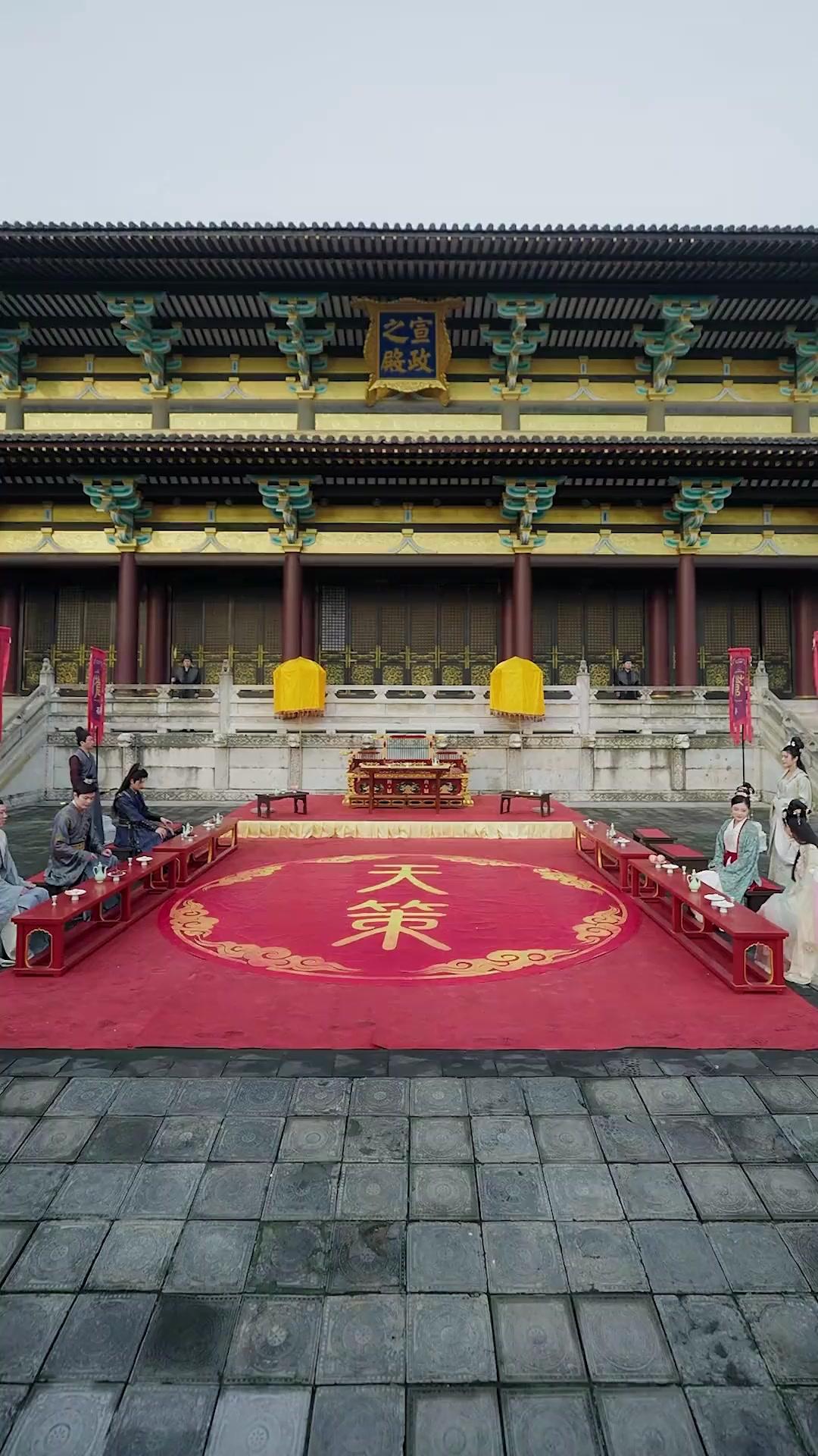 Prisoner? No! I Want The Crown!