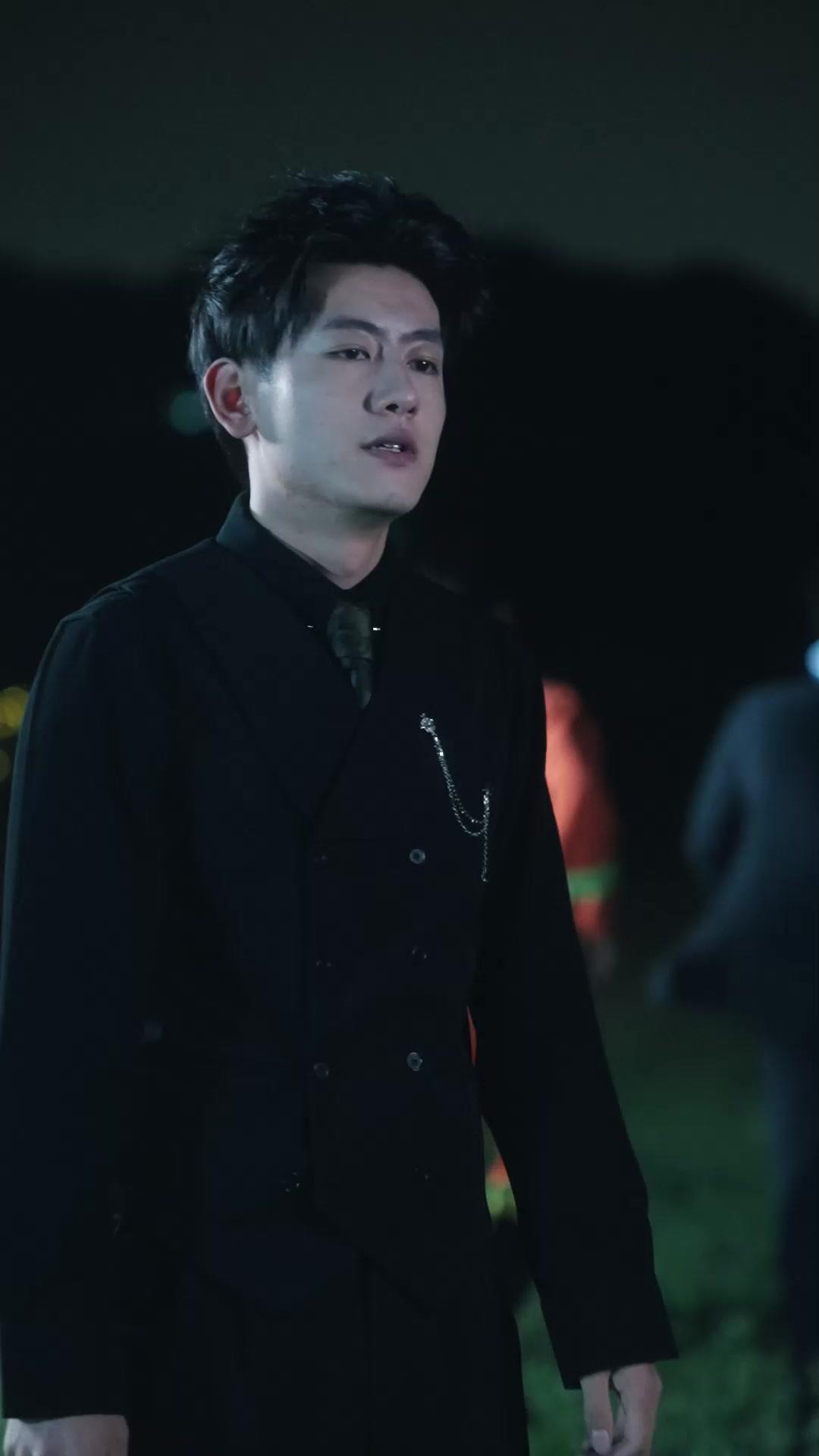 사랑은 칼이 되었다