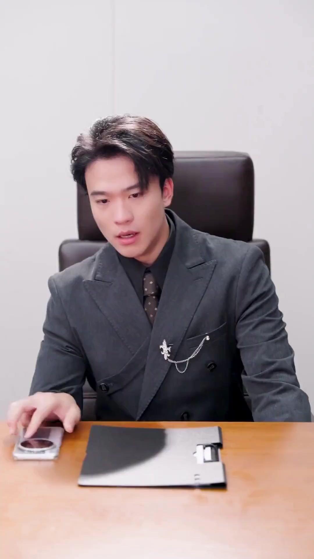 (مدبلج) حارس الأمن جمال هو العملاق المالي