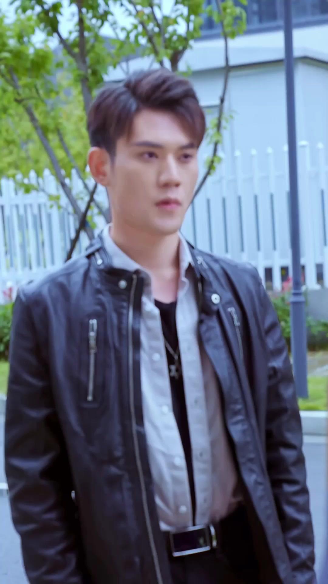 Ẩn Long Ngạo Thế