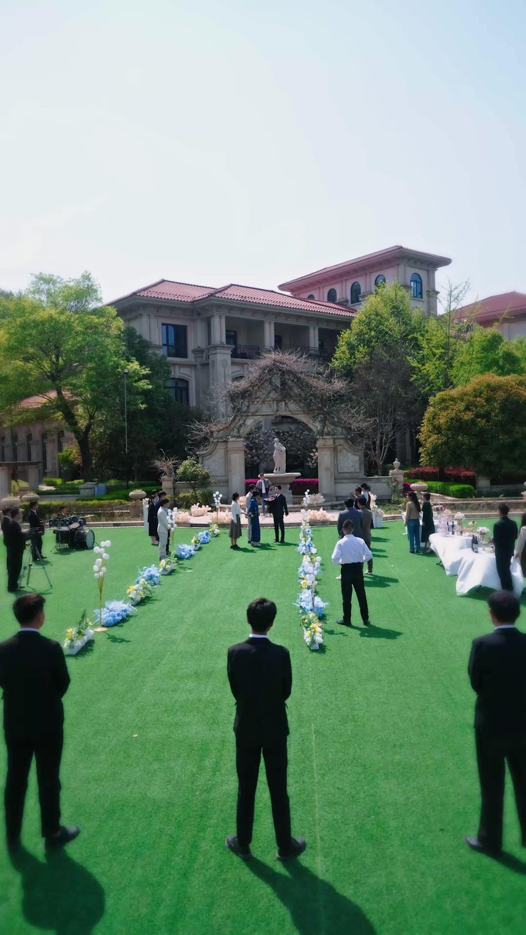 MON LIVREUR EST UN PDG MILLIARDAIRE !