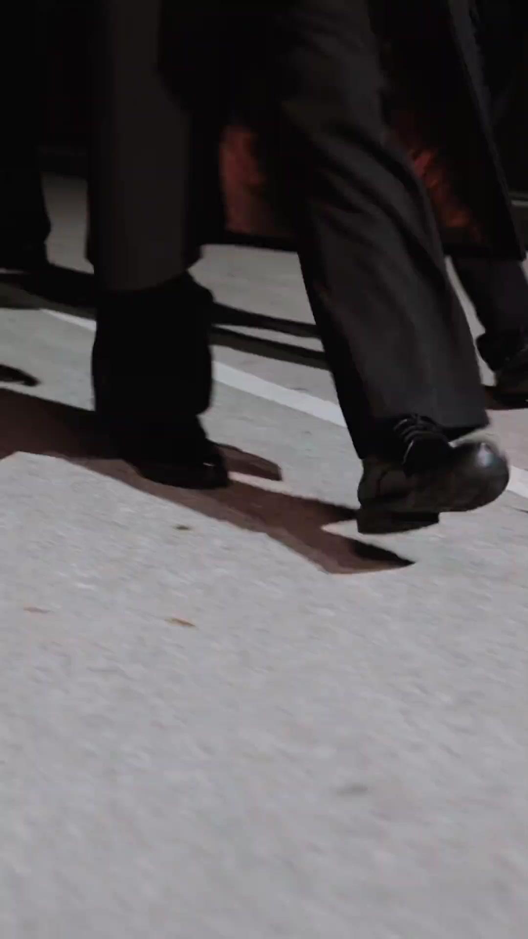 잡히지 않는 그녀