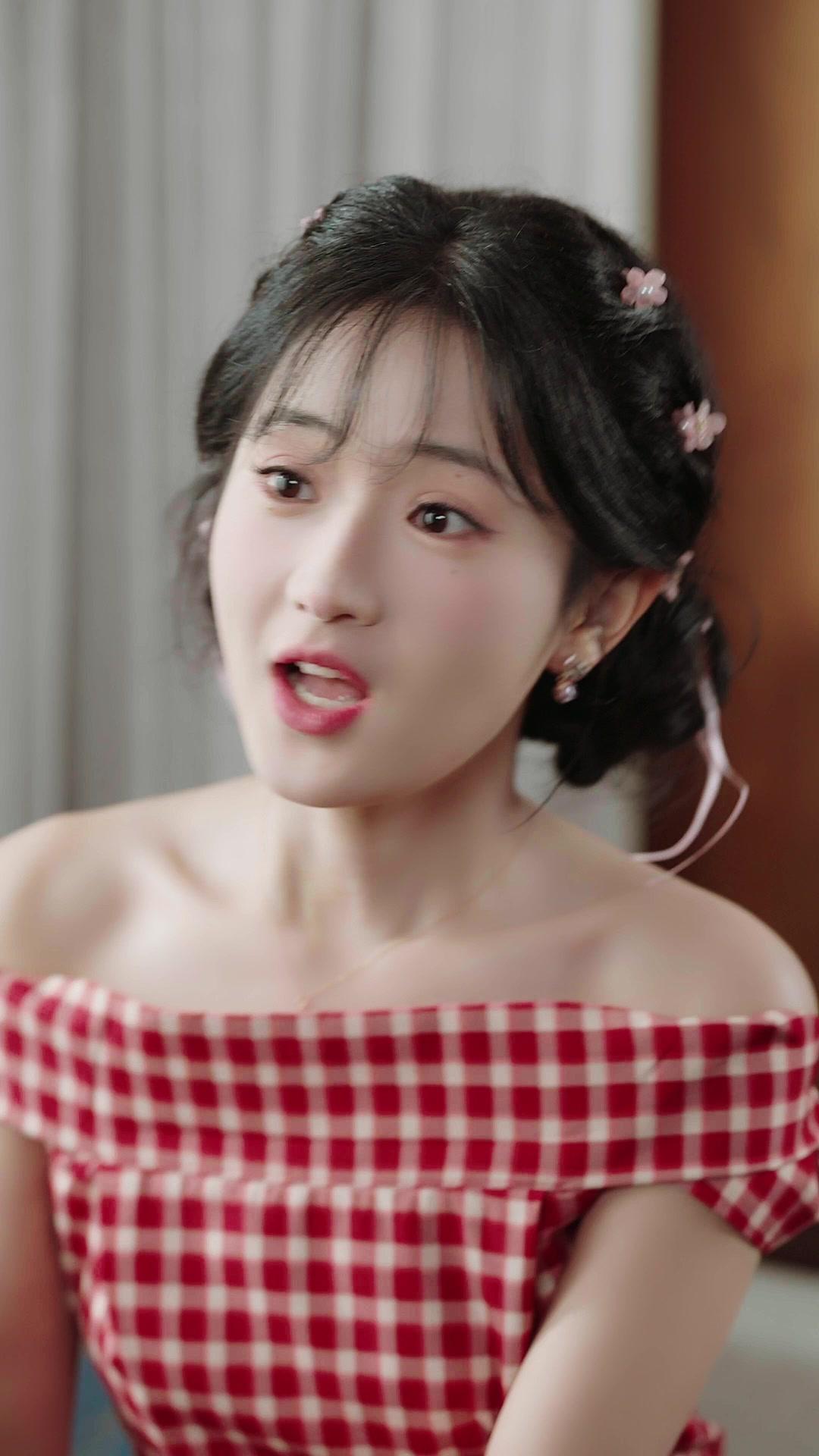 Help! My Reborn Queen Needs My Favor!