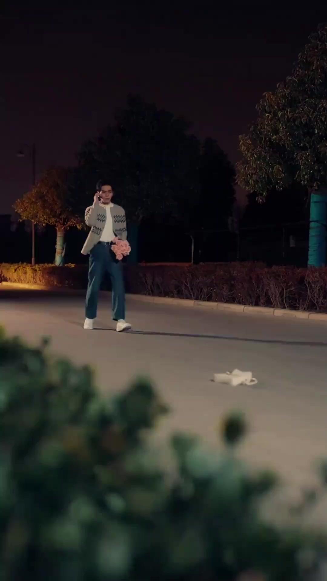 Air Mata di Balik Topeng Bisu