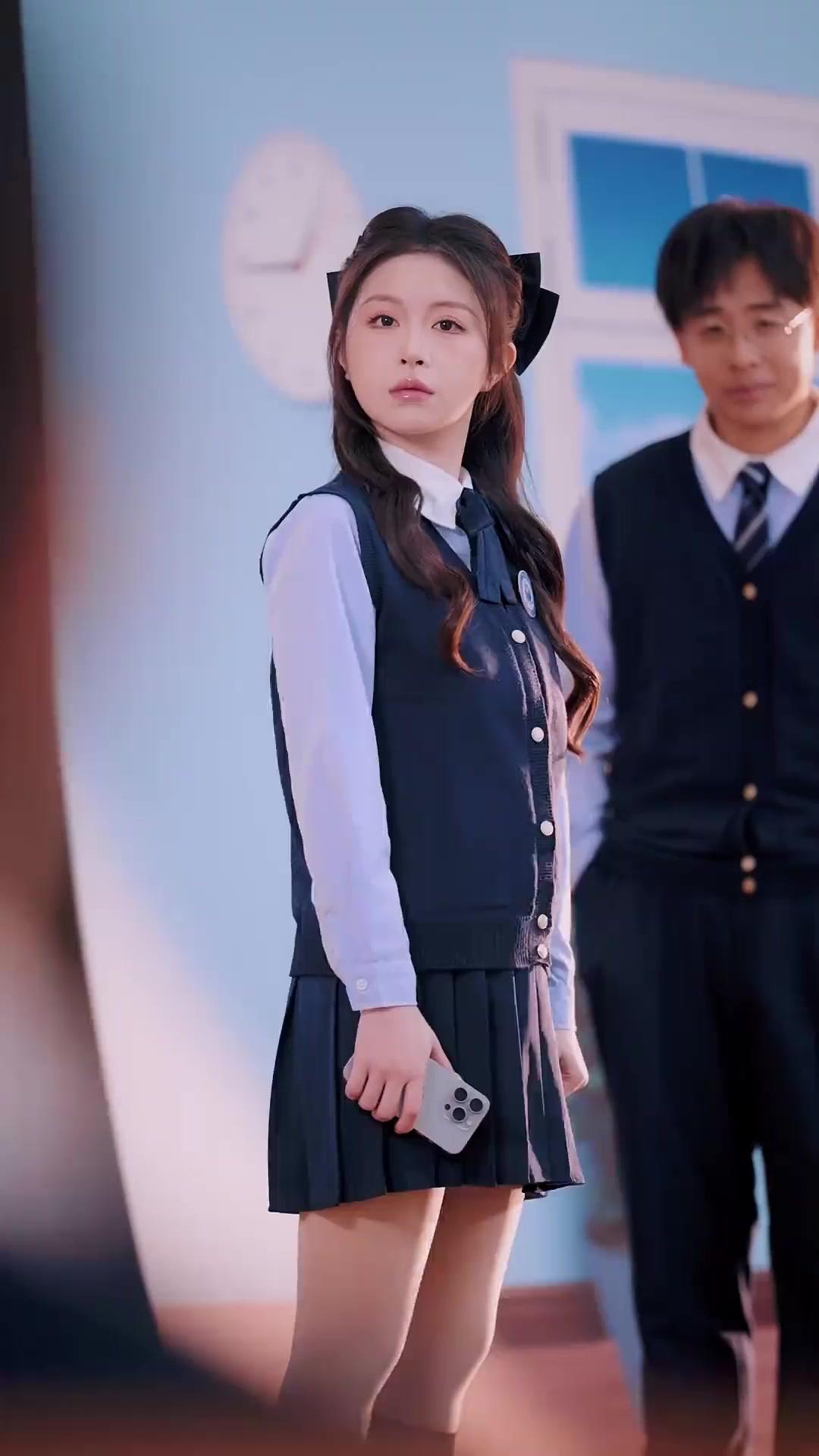 Here Comes the REAL Heiress!