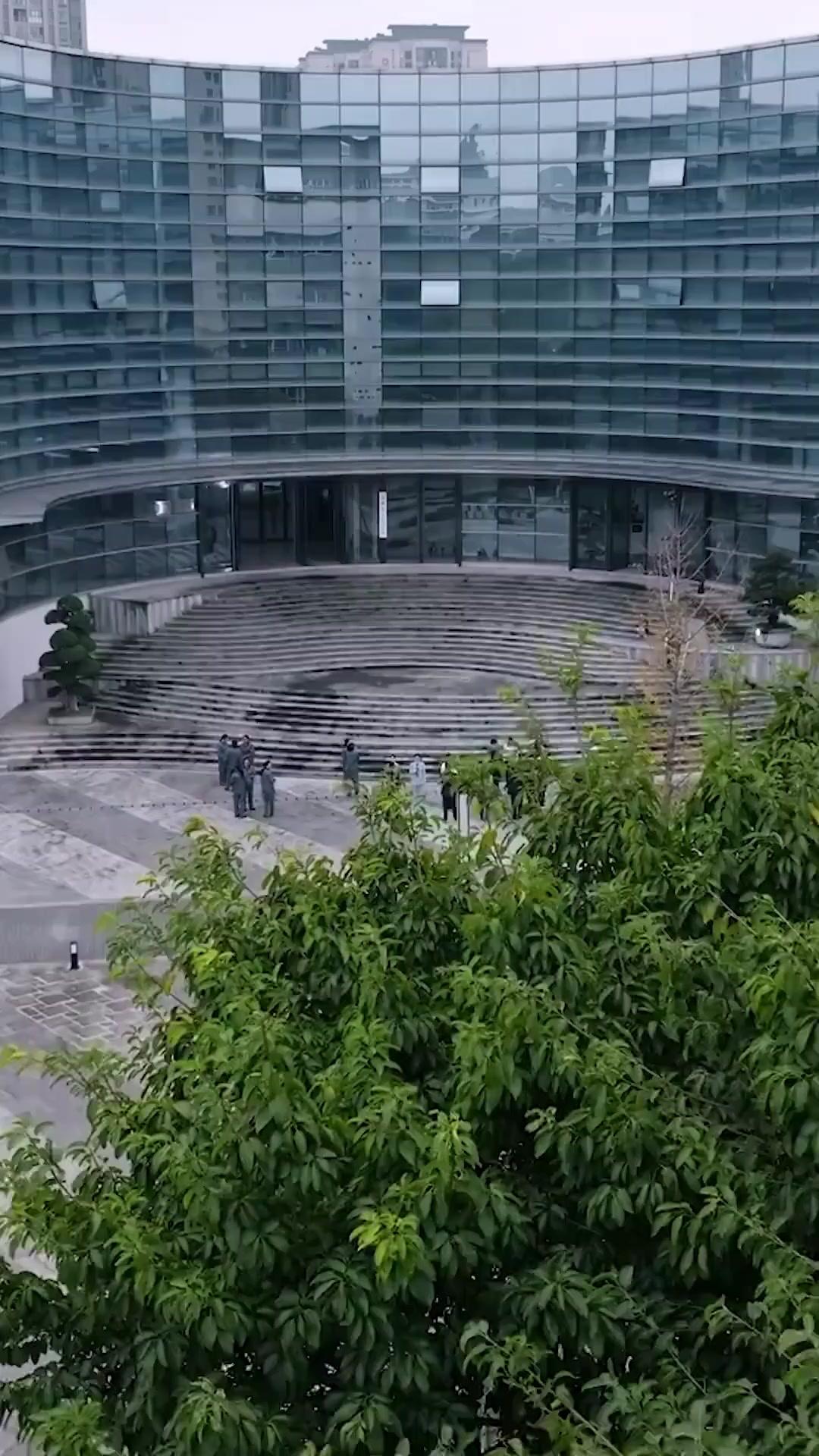 LA JUSTICE NE TARDE PAS