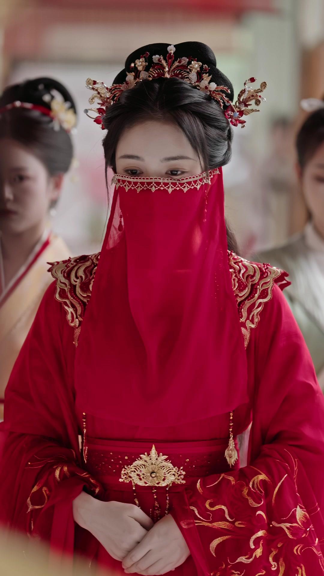 Putri Bangkit, Raja Lahir