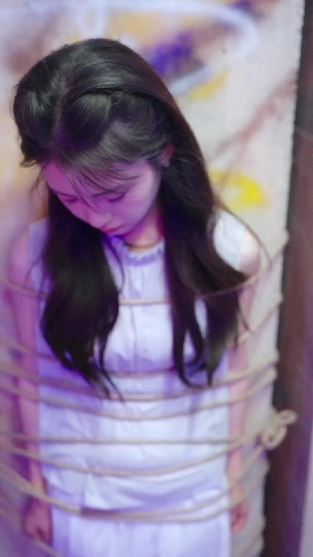 ENTRE TES BRAS, L'ÉTERNITÉ