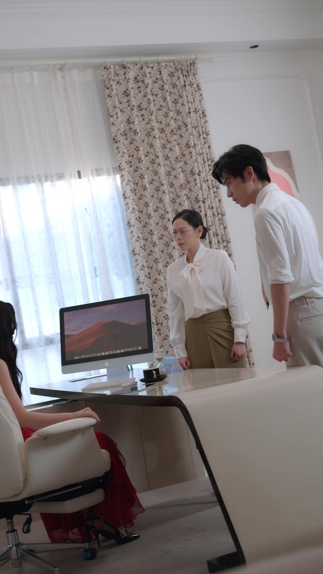 Tiga tahun menjadi istri palsu