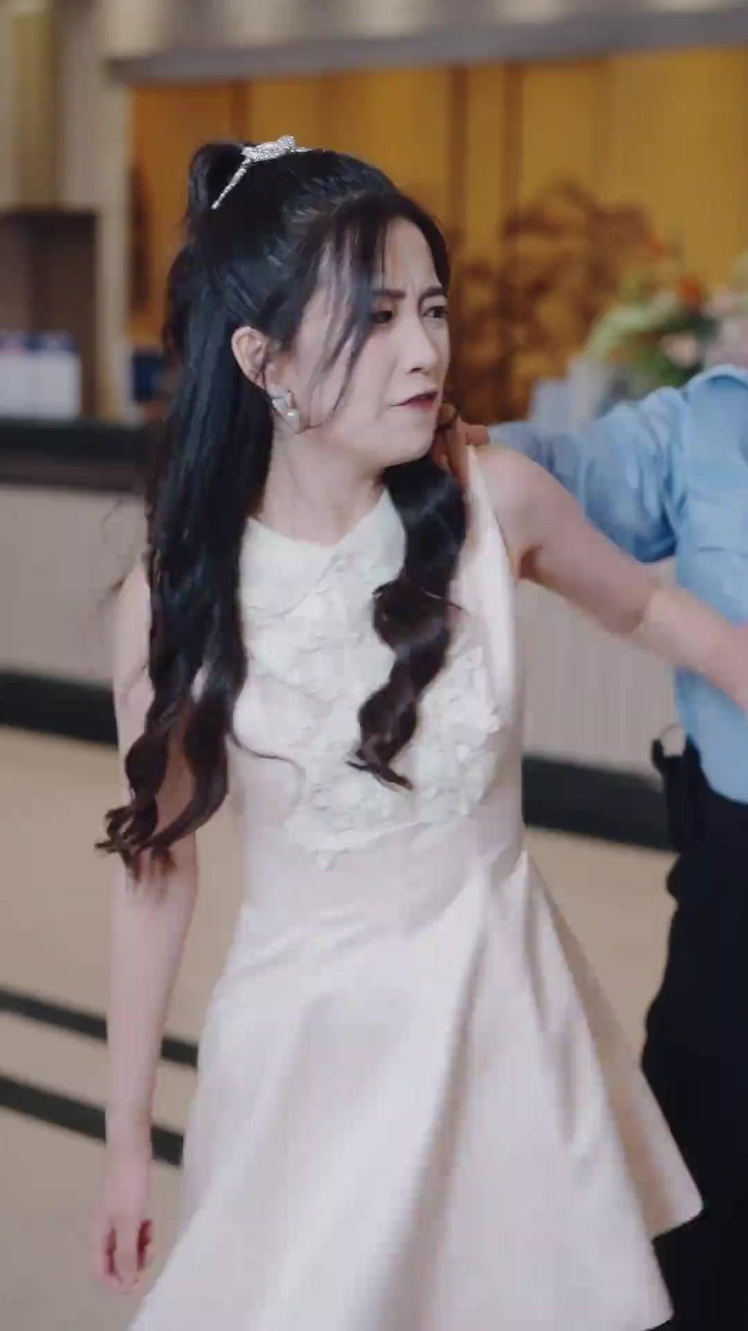 Seragam Perang di Balik Apron