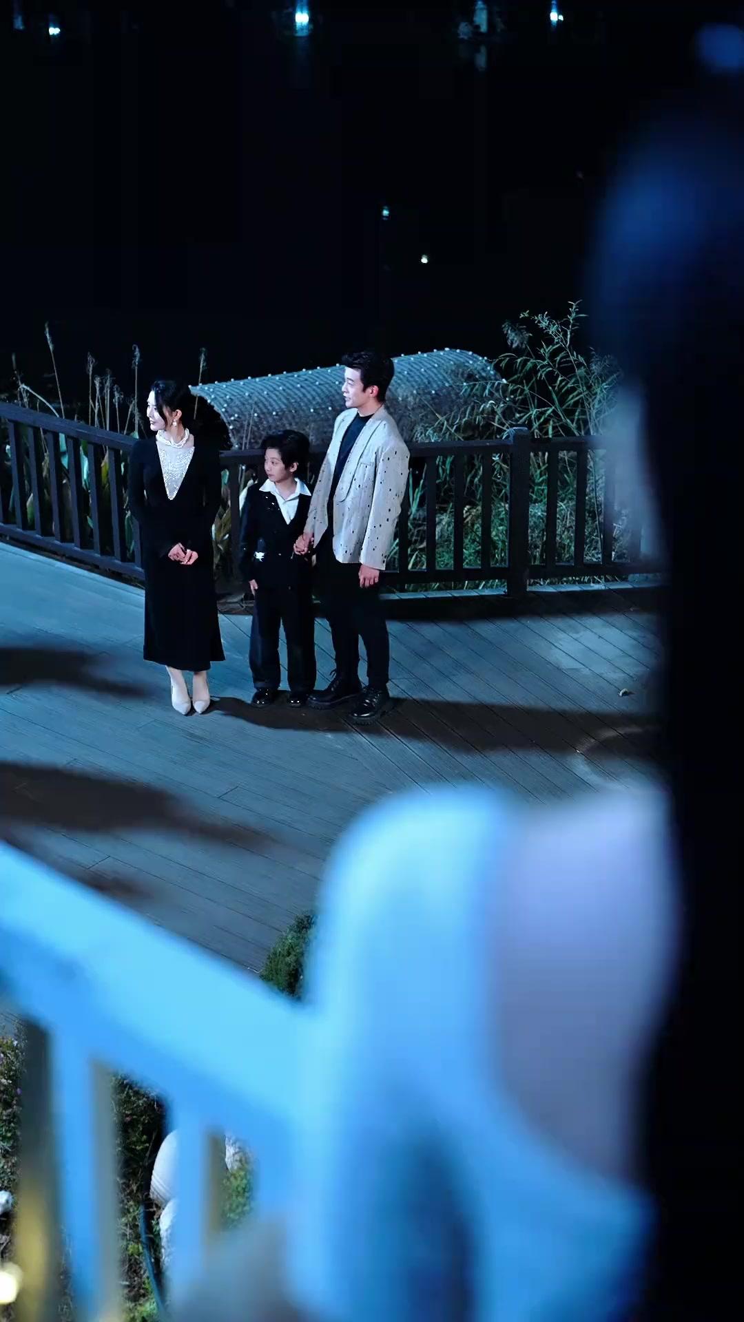 Hey! I Was Their Savior, Not Their Maid!