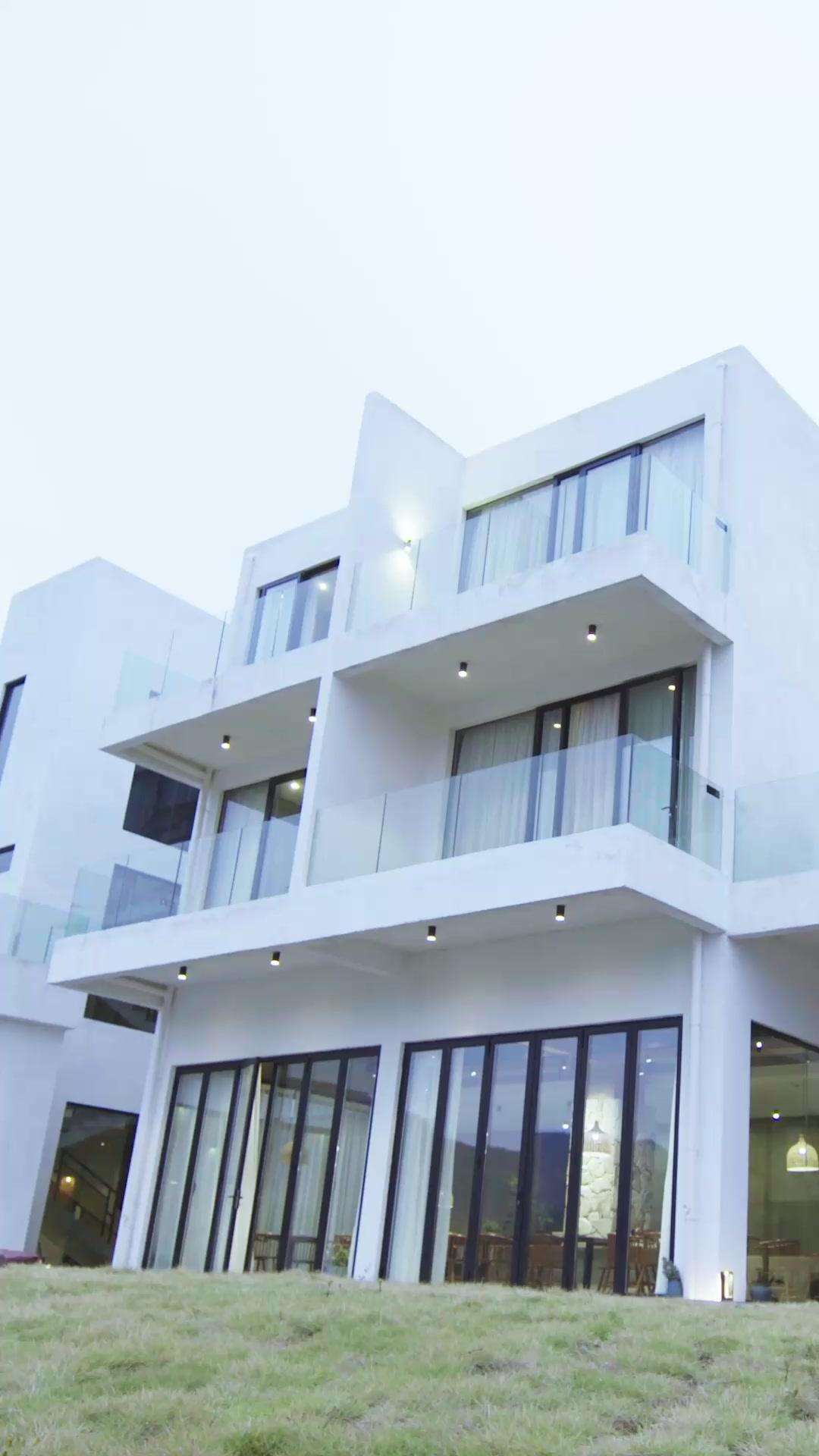 Cold Marriage, Hot Secret